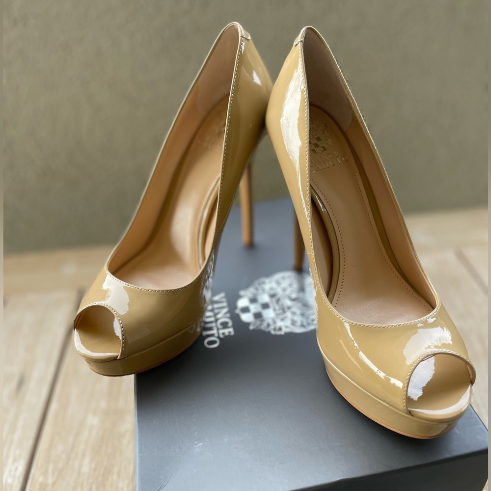 Vince Camuto LORIM Nude peep toe platform heels. Soft patent leather. New in box